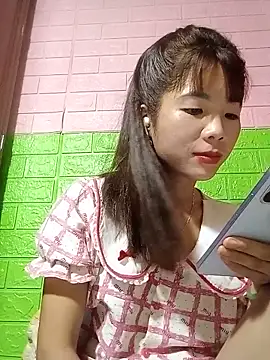 AmyLinee01 online show from June 2, 7:32 am