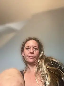Snapshot of GwenWilde31 chatting on June 12, 7:24 pm GwenWilde31 online show from June 12, 7:24 pm