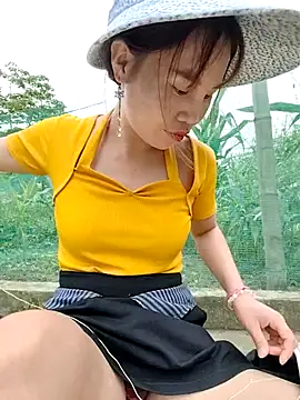 Snapshot of Ruby_Lucy chatting on March 24, 1:32 am Ruby Lucy online show from March 24, 1:32 am