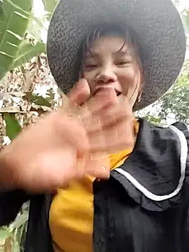 Snapshot of Ruby_Lucy chatting on March 28, 12:32 am Ruby Lucy online show from March 28, 12:32 am