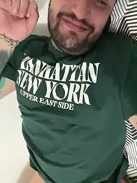 julichuby online show from March 27, 4:07 am