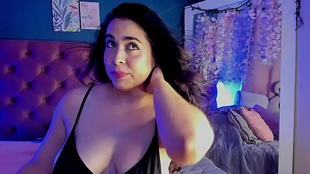 Snapshot of Sofia-Venegas chatting on July 6, 11:18 pm Sofia-Venegas online show from July 6, 11:18 pm