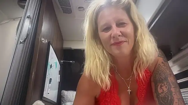 lillysworld online show from August 5, 4:37 am