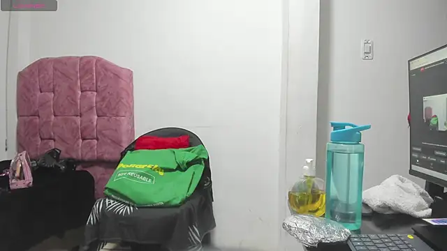tiharaladys online show from May 18, 10:54 am