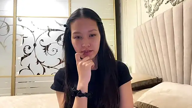 Snapshot of ayanovae chatting on March 28, 6:57 am ayanovae online show from March 28, 6:57 am