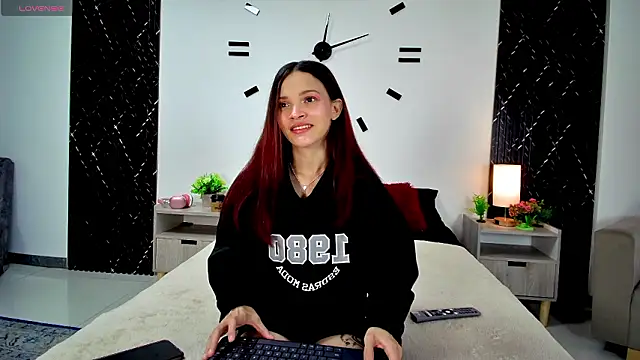 Snapshot of aurora_petitee chatting on March 26, 12:22 pm aurora petitee online show from March 26, 12:22 pm