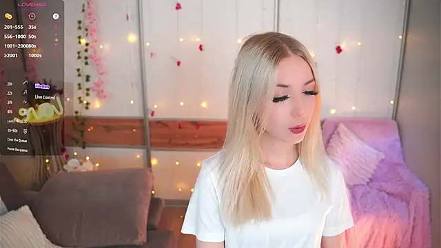 ScarlettRansdell online show from April 2, 5:10 pm