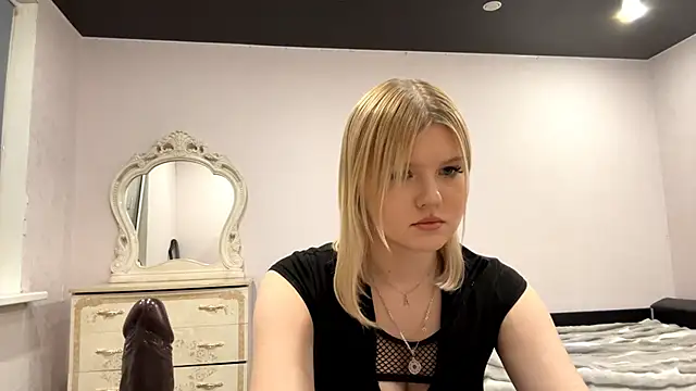 SweettAnny online show from March 28, 5:56 pm