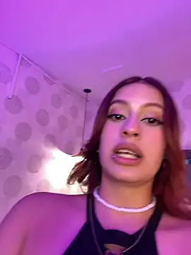 Snapshot of steffmontespink18 chatting on July 10, 1:36 pm steffmontespink18 online show from July 10, 1:36 pm