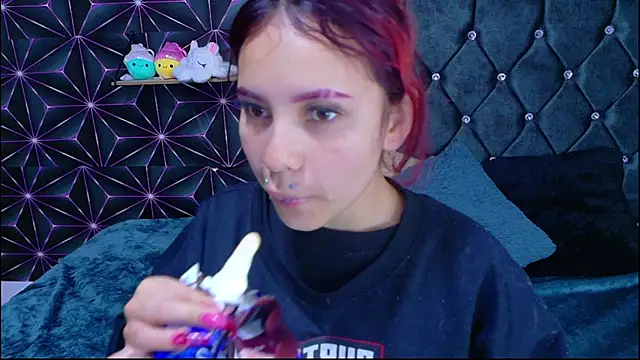 Snapshot of Megam_white chatting on April 17, 1:47 pm Megam white online show from April 17, 1:47 pm
