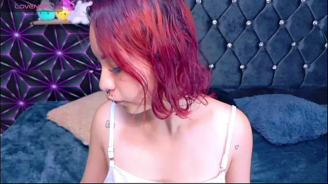 Snapshot of Megam_white chatting on April 18, 2:54 pm Megam white online show from April 18, 2:54 pm