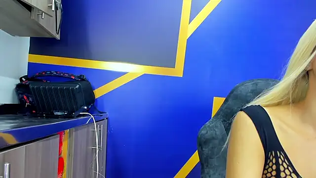 Aliciaa Diamond online show from March 30, 10:22 pm