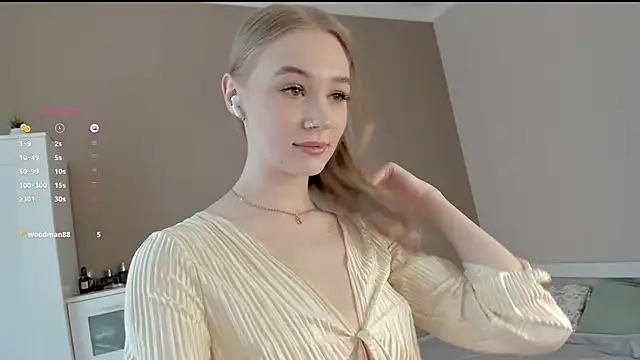 Sellina moon online show from March 24, 7:02 am