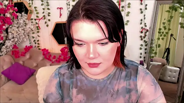 Sara Mour online show from March 28, 5:40 am