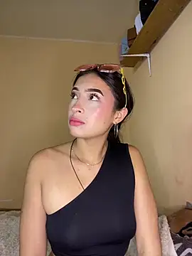 Snapshot of Itze_Mua chatting on April 6, 1:14 am Itze Mua online show from April 6, 1:14 am