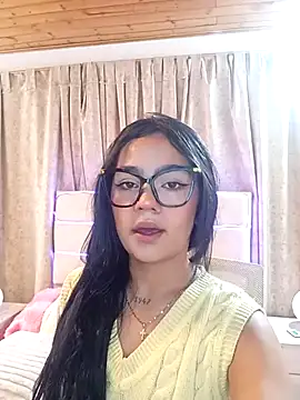 baby-skinnd online show from March 28, 3:33 pm