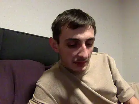 Snapshot of rmarcu01 chatting on March 22, 1:20 am rmarcu01 online show from March 22, 1:20 am