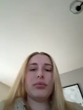 EloiseeUKK online show from March 25, 7:14 am