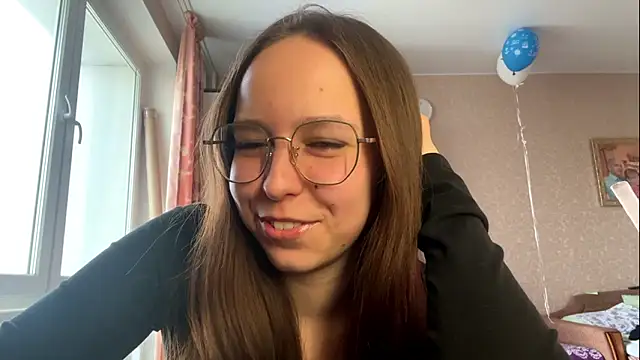 Snapshot of SpringShine chatting on March 28, 2:05 pm SpringShine online show from March 28, 2:05 pm