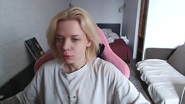 TenderChloe online show from March 28, 9:42 am