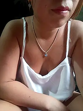 Snapshot of sena_baby chatting on April 20, 11:39 pm sena baby online show from April 20, 11:39 pm