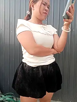 Snapshot of sena_baby chatting on April 23, 12:45 am sena baby online show from April 23, 12:45 am