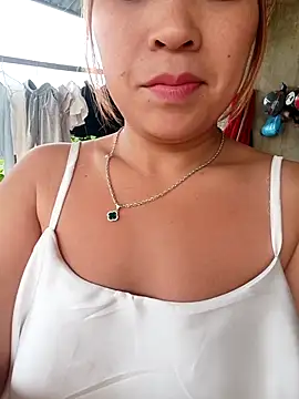 Snapshot of sena_baby chatting on April 27, 11:47 pm sena baby online show from April 27, 11:47 pm