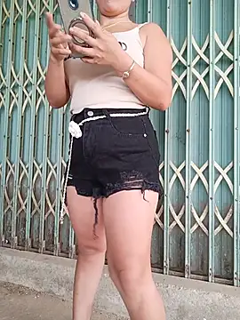Snapshot of sena_baby chatting on June 7, 12:15 am sena baby online show from June 7, 12:15 am