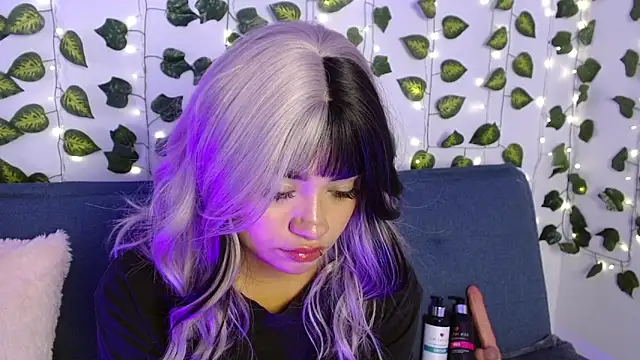 angie boo1 online show from March 27, 10:09 pm