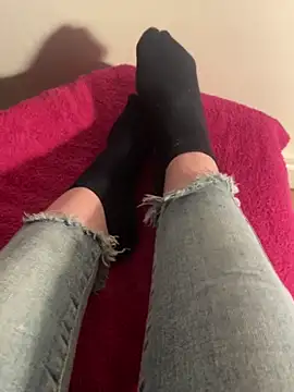 Snapshot of LilouPieds chatting on March 28, 10:42 pm LilouPieds online show from March 28, 10:42 pm