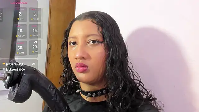 Snapshot of veronica_bigass chatting on July 26, 7:43 pm veronica bigass online show from July 26, 7:43 pm