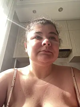 Snapshot of curly_elise chatting on March 26, 11:38 am curly elise online show from March 26, 11:38 am