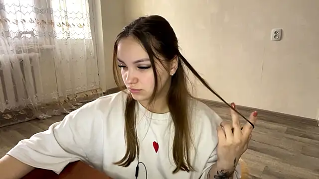 Snapshot of NosyFuel chatting on March 27, 6:41 am NosyFuel online show from March 27, 6:41 am