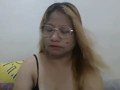 Snapshot of PinayChristine chatting on June 21, 2:36 am PinayChristine online show from June 21, 2:36 am