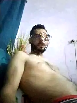 Snapshot of Alimohamed08 chatting on May 7, 7:30 pm Alimohamed08 online show from May 7, 7:30 pm
