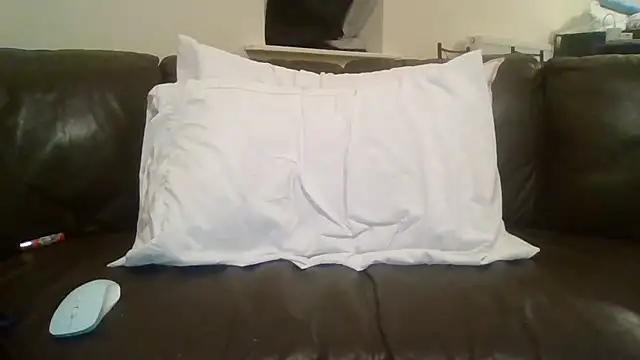 Snapshot of feetlovrr94 chatting on March 24, 3:22 am feetlovrr94 online show from March 24, 3:22 am