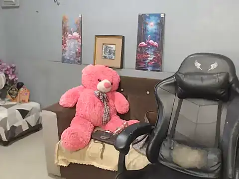 Snapshot of fuckercumm chatting on June 13, 12:19 am fuckercumm online show from June 13, 12:19 am