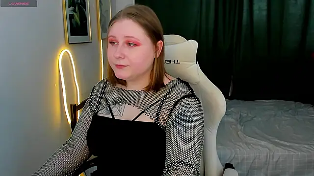 KatieGarsiaa online show from March 23, 10:08 am