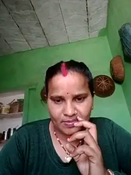 Snapshot of Shivani09900 chatting on May 31, 6:31 am Shivani09900 online show from May 31, 6:31 am