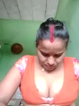 Snapshot of Shivani09900 chatting on June 3, 6:05 am Shivani09900 online show from June 3, 6:05 am