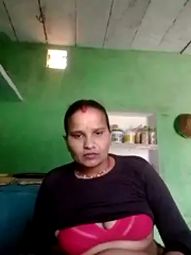 Snapshot of Shivani09900 chatting on June 13, 7:39 am Shivani09900 online show from June 13, 7:39 am