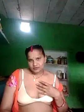 Snapshot of Shivani09900 chatting on June 14, 2:46 am Shivani09900 online show from June 14, 2:46 am