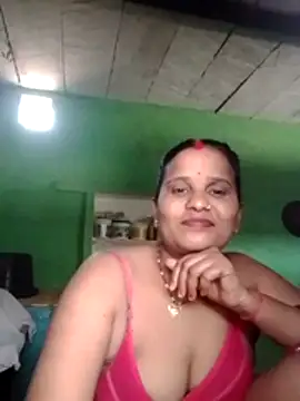 Snapshot of Shivani09900 chatting on June 15, 6:48 am Shivani09900 online show from June 15, 6:48 am