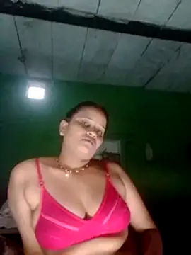 Shivani09900 online show from June 28, 12:27 am
