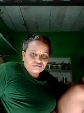 Shivani09900 online show from July 18, 12:15 am