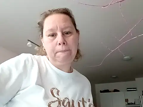 Snapshot of Jahudka47 chatting on March 24, 8:19 am Jahudka47 online show from March 24, 8:19 am