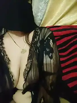 Snapshot of Yasmin_Oh chatting on May 3, 10:16 pm Yasmin Oh online show from May 3, 10:16 pm