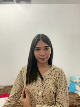 allaboutlara  online show from March 27, 1:44 pm