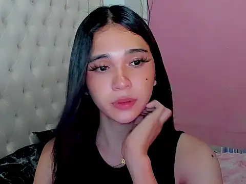 allaboutlara  online show from April 6, 11:11 am