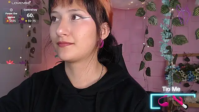 Snapshot of eyes_moonn chatting on March 28, 11:21 am eyes moonn online show from March 28, 11:21 am